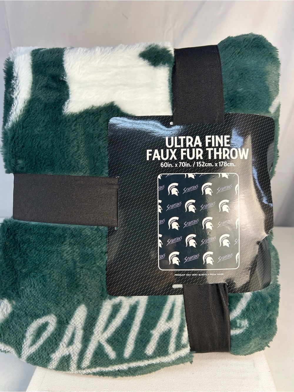 Aria Green & White Plush Faux Fur Throw